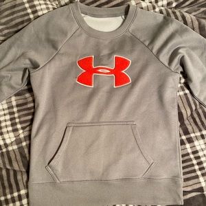 Under Armour woman/girls pullover